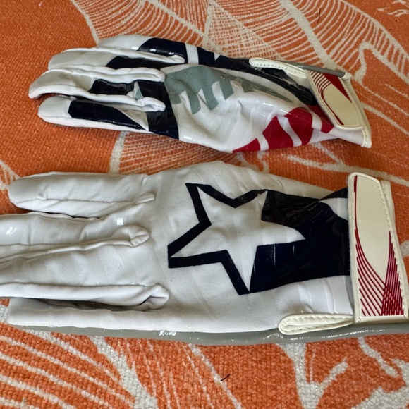 AAF Cutters Football Gloves (XL) - Picture 3 of 12